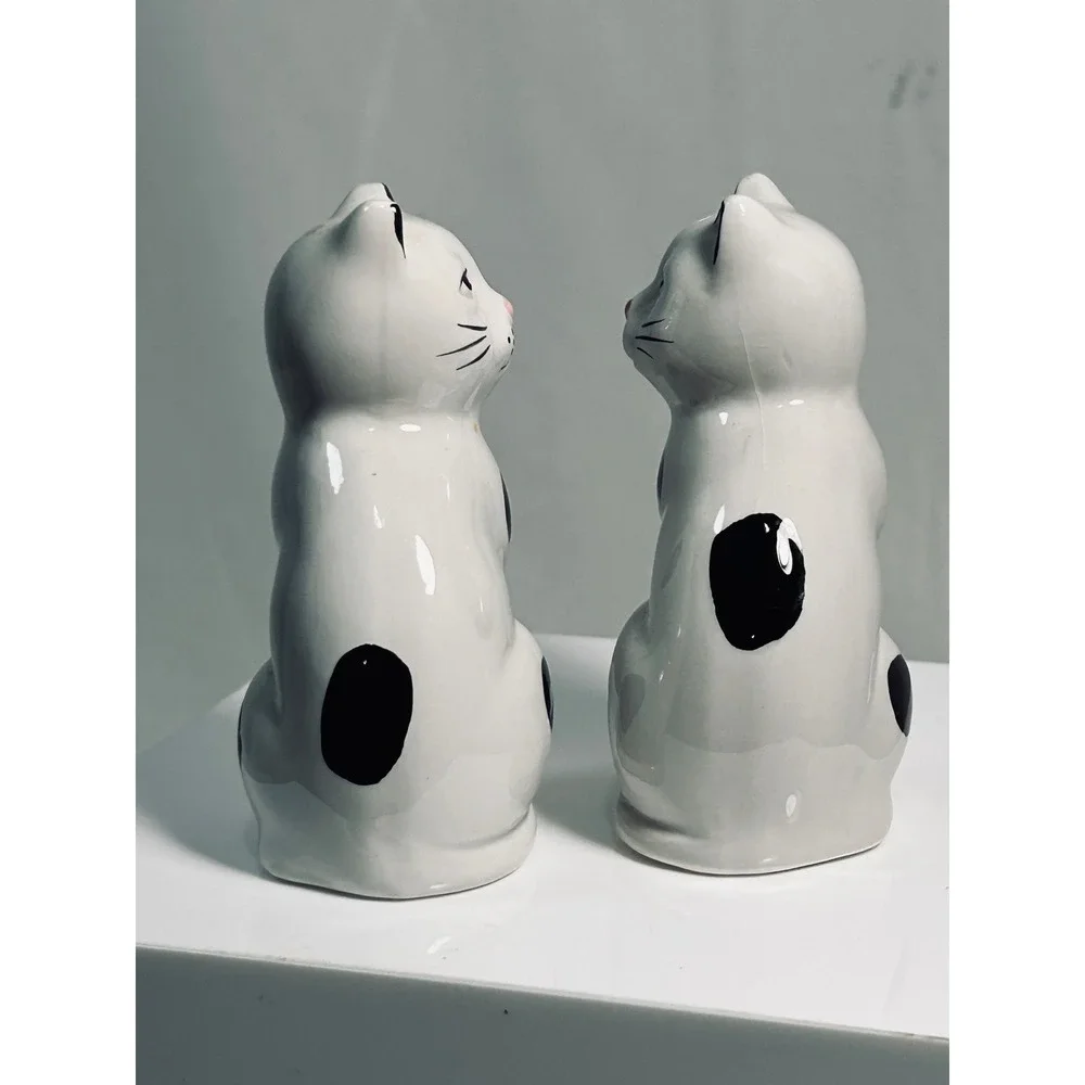 Vintage CBK Taiwan Ceramic Cat Salt and Pepper Shakers White‎ Black Spotted Set